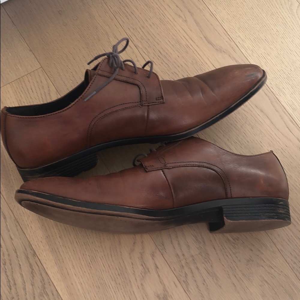 Saks Fifth Ave - Brown leather laces up - Picture 2 of 4